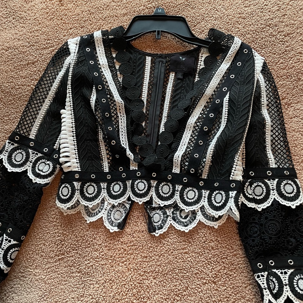 🖤 L/S Festival-ready 🎉 Crop Top